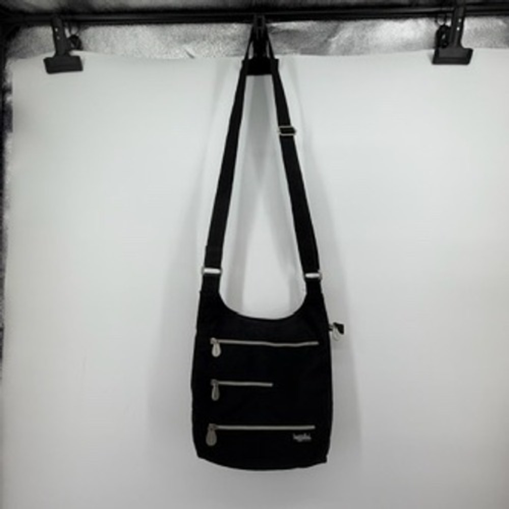 baggallini Black Nylon Crossbody Bag Three Zip Front Pockets Adjustable Strap - Picture 2 of 12